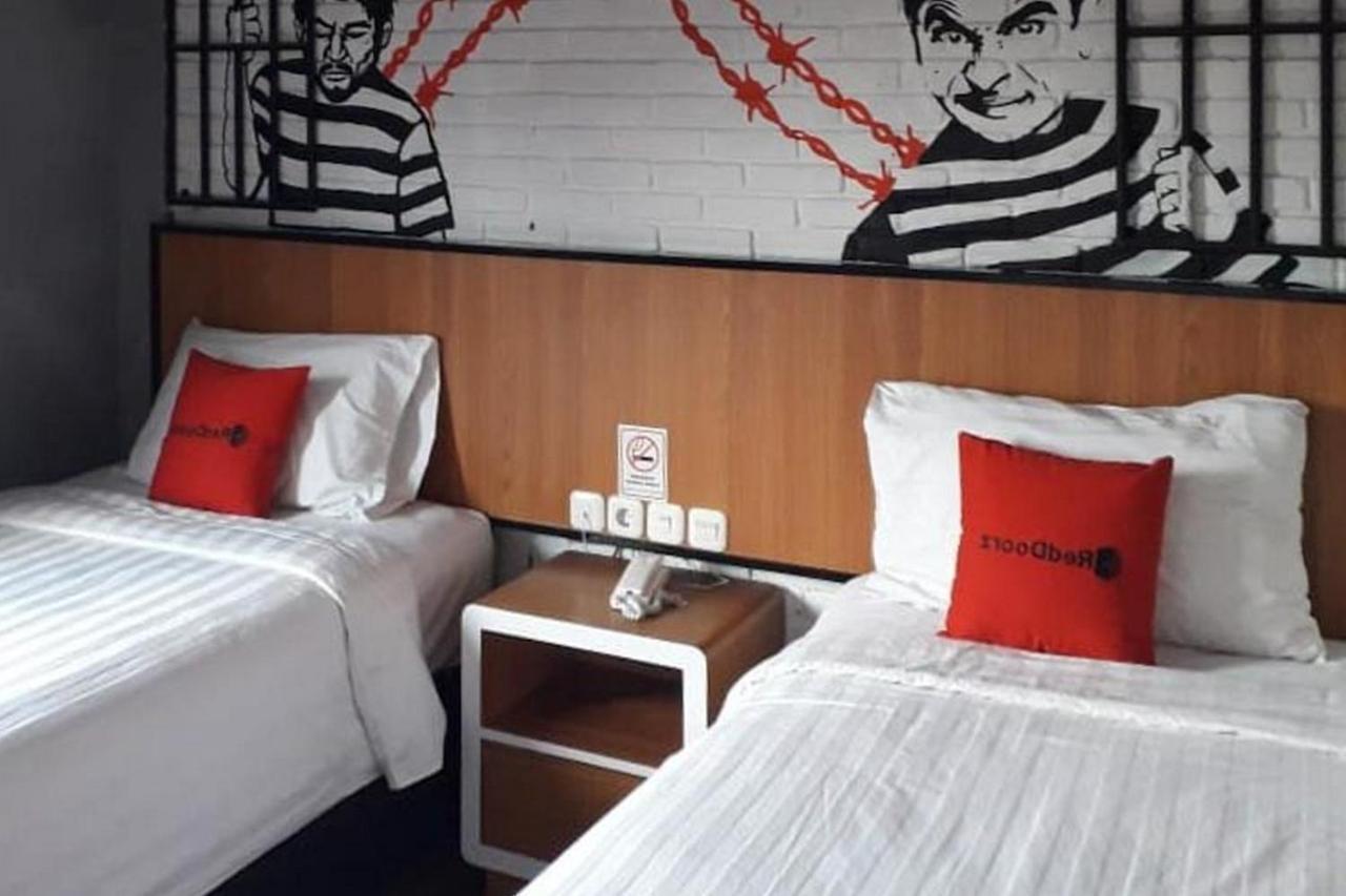 Reddoorz Plus @ Doorman Guest House 반둥 외부 사진