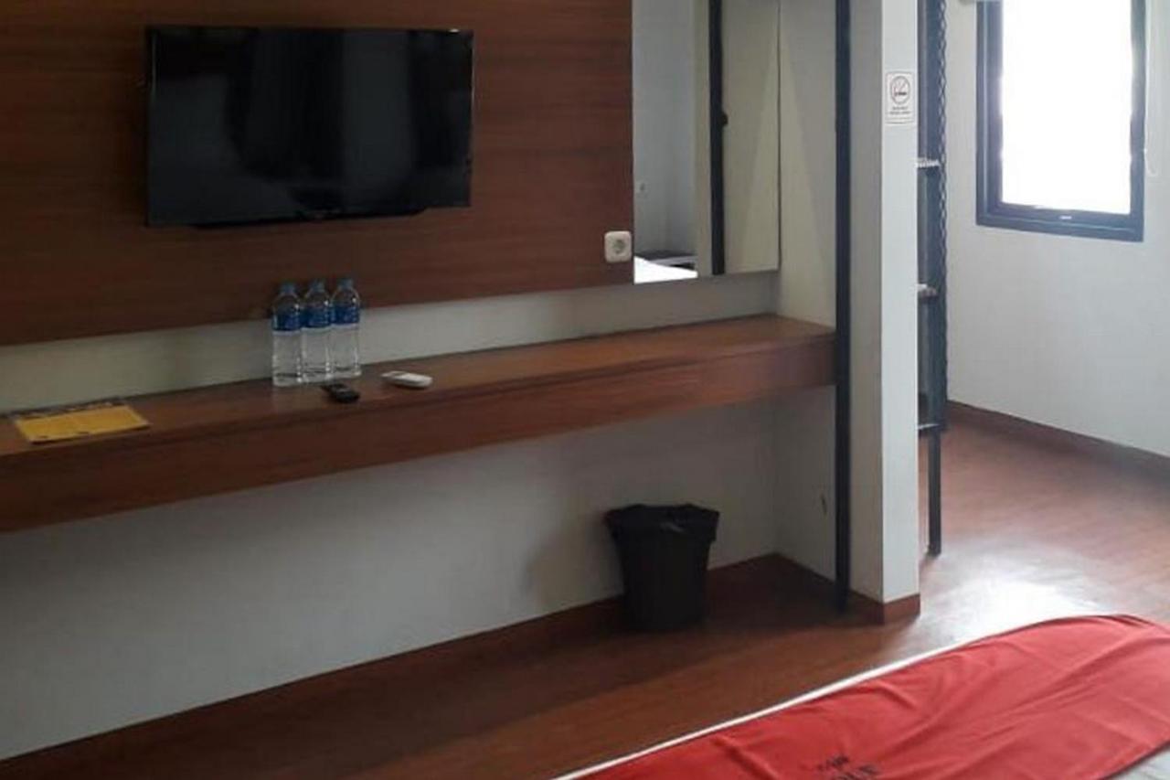 Reddoorz Plus @ Doorman Guest House 반둥 외부 사진